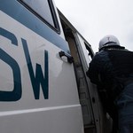 Zarobki funkcjonariuszy służby więziennej