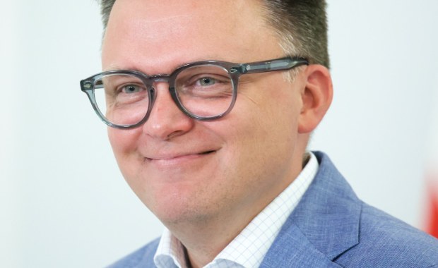 Zarobki Szymona Hołowni na nowym stanowisku. Kwota robi wrażenie