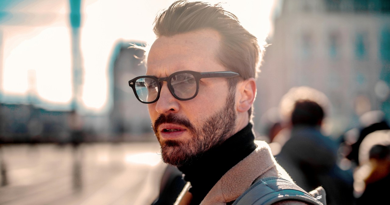 Zarost może się zagęścić dzięki domowym metodom pielęgnacji /Andrea Piacquadio /pexels.com