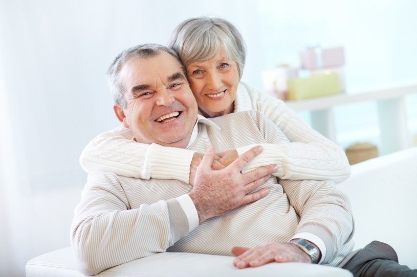 Zarówno kobiety, jak i mężczyźni żyją coraz dłużej i są szczęśliwi również w podeszłym wieku /123RF/PICSEL