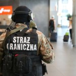 Żart o bombie na pokładzie samolotu. 34-latek usunięty z lotu do Tirany