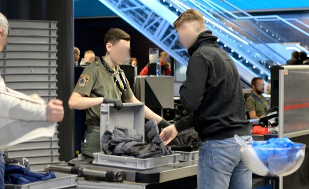 "Żart" pasażera uruchomił lawinę. Jednym zdaniem zniszczył sobie urlop