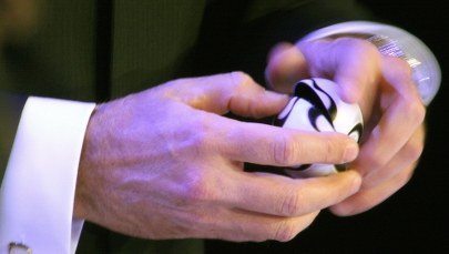 Żarty z Blattera, bunt maszyn, czyli jak kiedyś losowano grupy mistrzostw świata