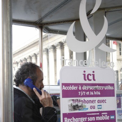 Zarząd France Telecom zdecydował się zawiesić nową politykę restrukturyzacyjną /AFP