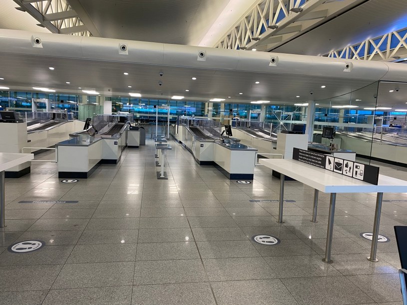Zarząd lotniska Zaventem w Brukseli, głównego portu lotniczego w Belgii, poinformował na, że z powodu poniedziałkowego strajku pracowników ochrony odwołane zostały wszystkie zaplanowane na ten dzień wyloty samolotów pasażerskich /123RF/PICSEL