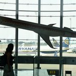 Zarząd Ryanaira straszy zwolnieniami i... publikuje paski wynagrodzeń