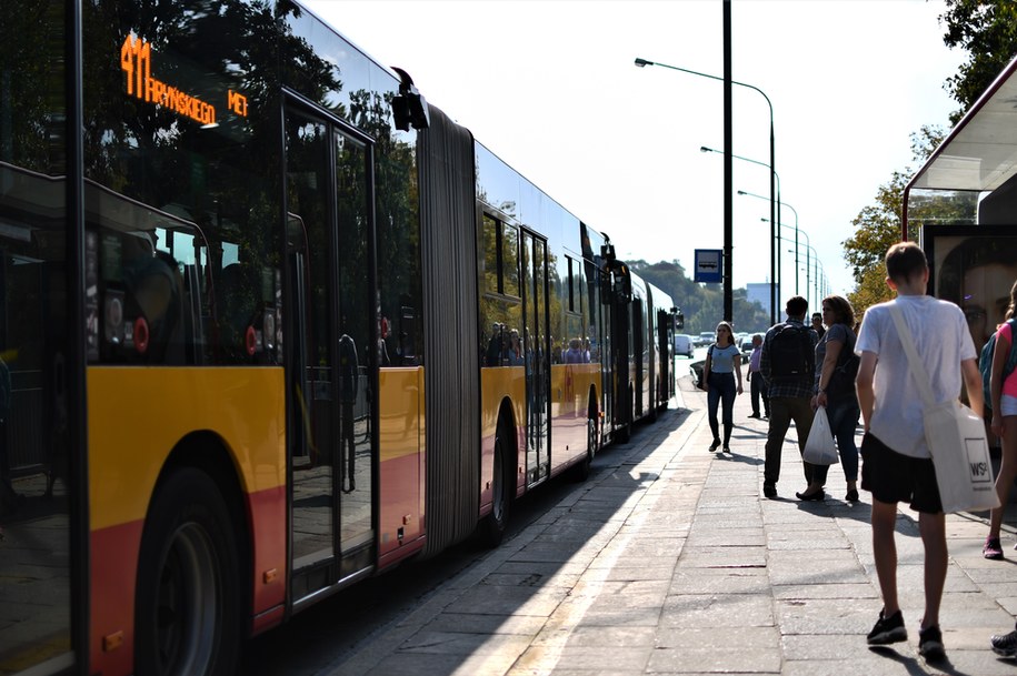 Zarząd Województwa Łódzkiego przeznaczy ponad 7 mln zł na zakup nowych autobusów /Paweł Balinowski /RMF24