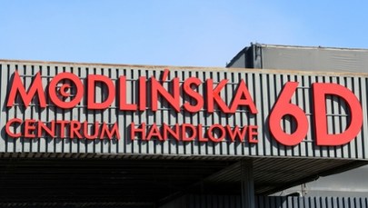 Zarządca miał nękać kupców warszawskiej hali. Śledztwo umorzone