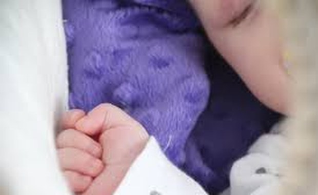 Zarzut dla 36-latka, który wtargnął do obcego domu i skatował niemowlę