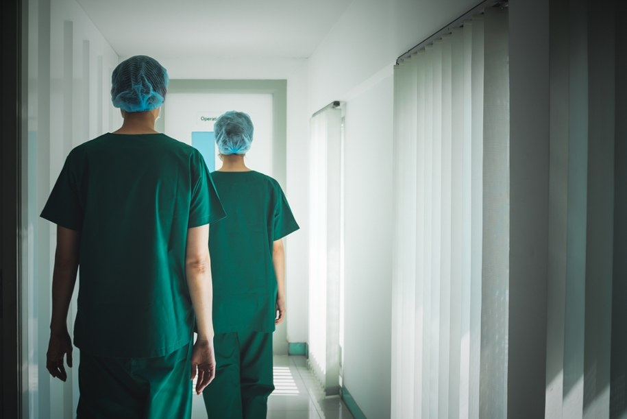Zarzuty dla lekarzy po śmierci ciężarnej pacjentki (zdj. podglądowe) /Shutterstock