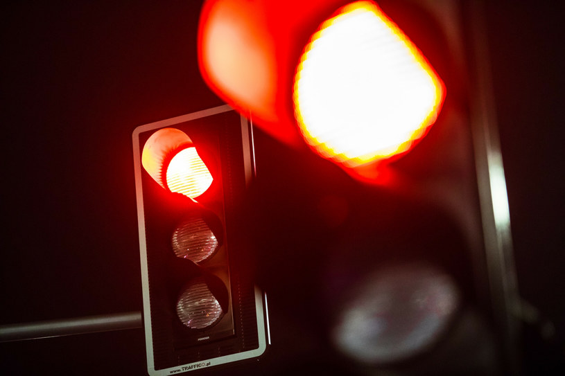 Zasada "skręć na czerwonym" ułatwia opuszczanie skrzyżowania /Adam Burakowski/REPORTER /East News