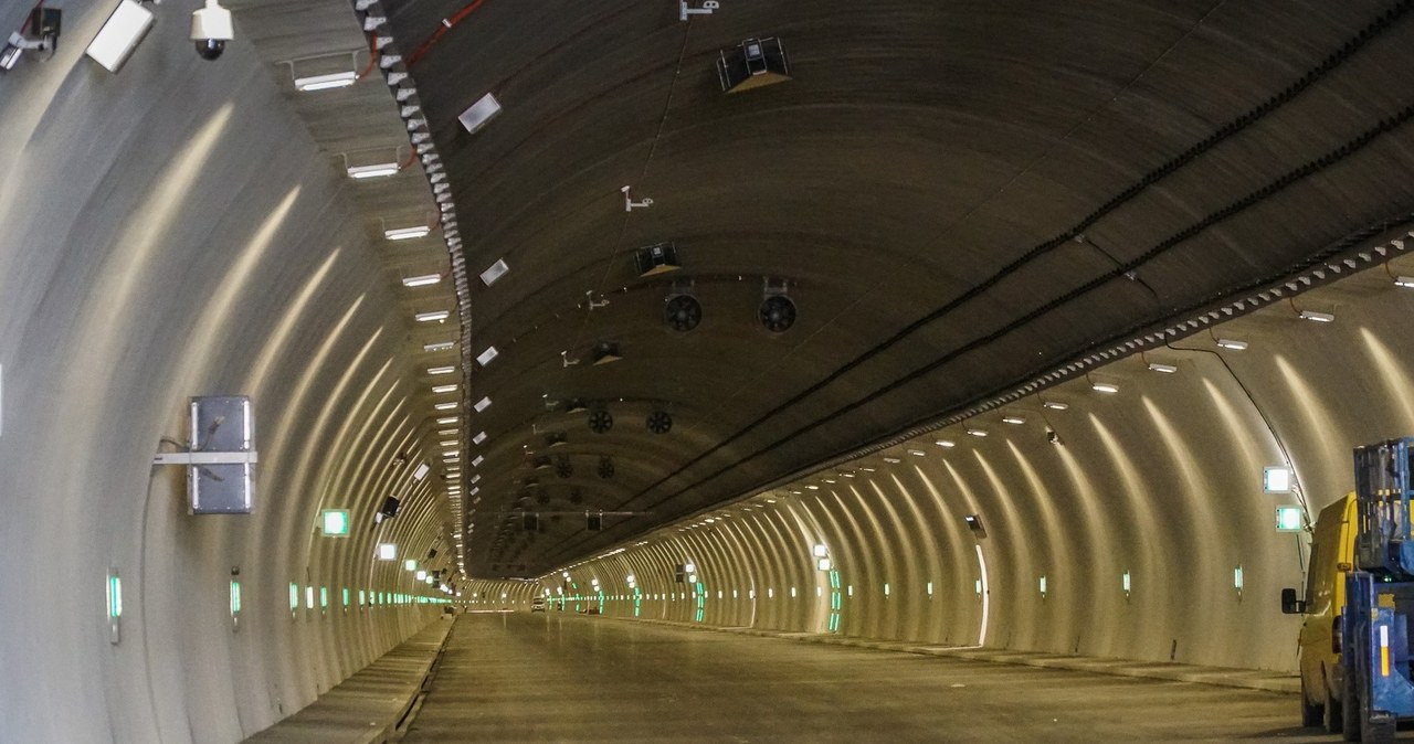 Zasadnicze prace w tunelu zakończyły się już w sierpniu /GDDKiA