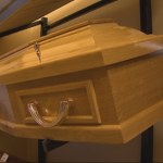 Zasiłek pogrzebowy. Komu się należy i jak szybko ZUS wypłaci pieniądze?