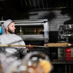 Zaskakujące zakazy dla migrantów. Jeden z nich dotyczy wypieku chleba