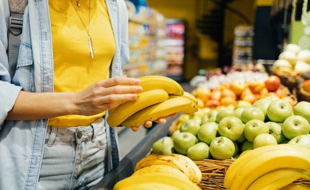 Zaskakujący trik na przedłużenie świeżości bananów! To działa!