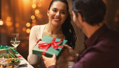 Zaskocz ją tym idealnym prezentem! Najbardziej pożądane perfumy damskie