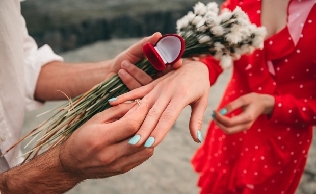 Zaskocz swoją drugą połówkę! TOP 5 najbardziej romantycznych miejsc na zaręczyny