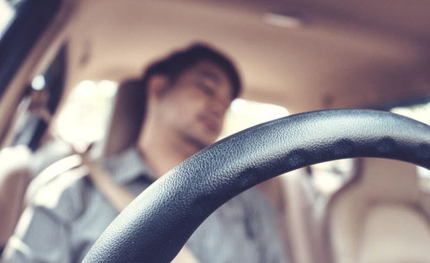 „Zasnąłem za kierownicą”. Historia pacjenta z zaburzeniami snu 