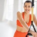 Zastąpi całą siłownię, angażuje wszystkie mięśnie. Jakie efekty daje trening TRX?