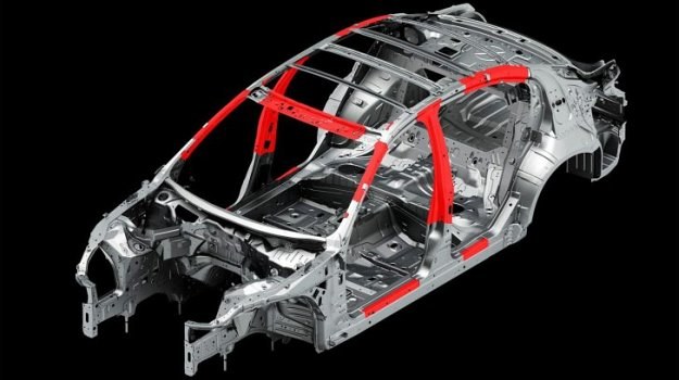 Zastosowanie wysokowytrzymałej stali ma pozwolić Nissanowi ograniczyć masę aut średnio o 15 proc. /Nissan