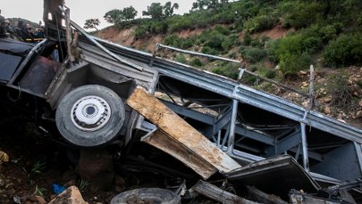 Zasypało ich betonowe kruszywo. Koszmarne zderzenie z wywrotką