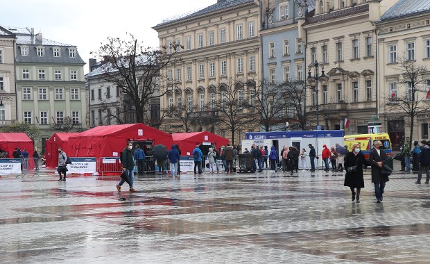 "Zaszczep się w majówkę". Drugi dzień akcji i znów wielu chętnych