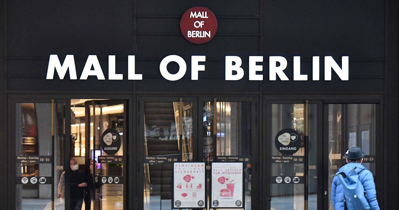 Zaszczepieni berlińczycy i Brandenburczycy zrobią zakupy z opaską na ręku /AFP
