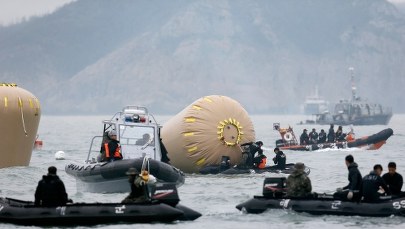 Zatonął prom, straż przybrzeżna do likwidacji 