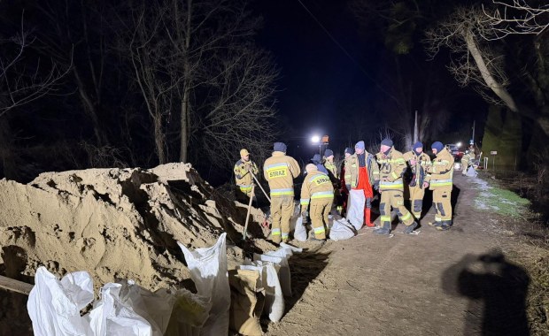 ​Zator lodowy na Wkrze. MSWiA: Sytuacja została ustabilizowana