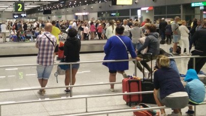 Zator na lotnisku w Pyrzowicach. Turyści kilka godzin czekali na bagaż