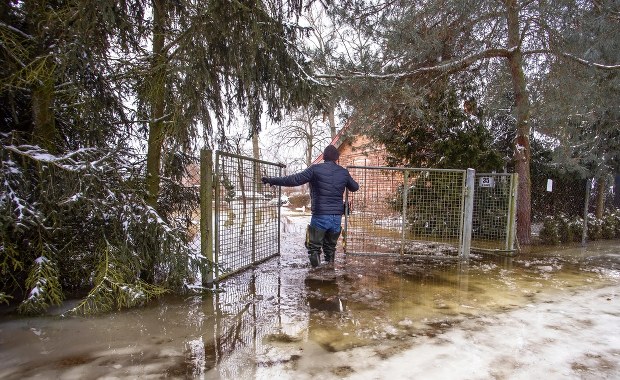 Zator na Wiśle, Płock prosi o wysłanie lodołamaczy. Odpowiedź: Jest za zimno