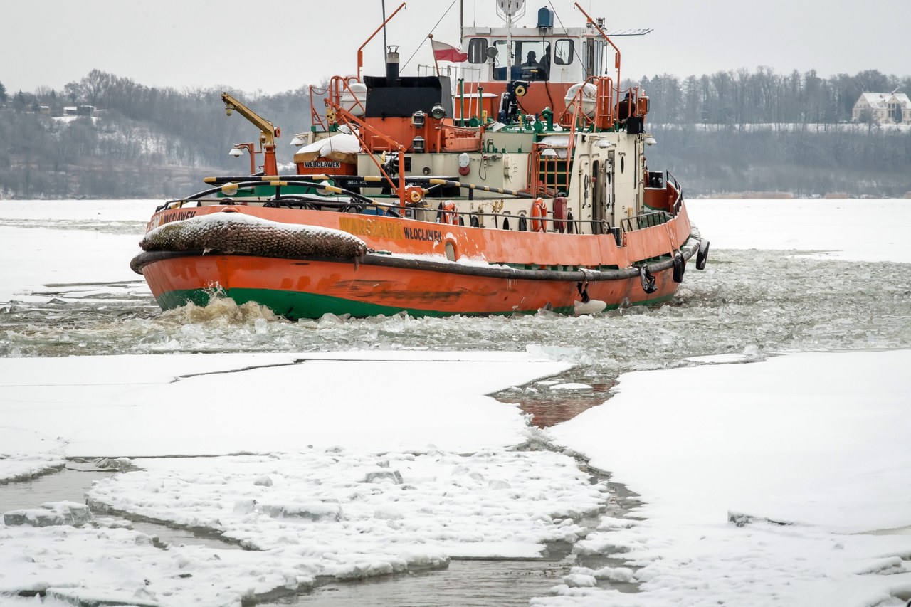 Zator na Wiśle w rejonie Płocka: Do akcji ruszyły lodołamacze