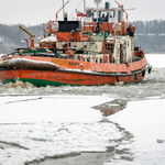 Zator na Wiśle w rejonie Płocka: Do akcji ruszyły lodołamacze
