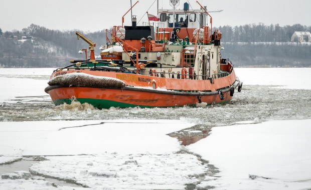 Zator na Wiśle w rejonie Płocka: Do akcji ruszyły lodołamacze