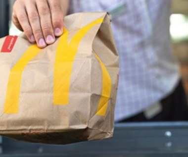 Zatrucia po zjedzeniu burgerów w McDonald's. To już epidemia