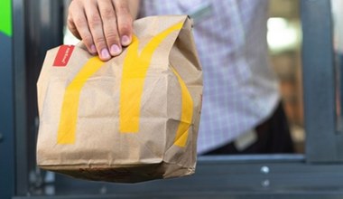 Zatrucia po zjedzeniu burgerów w McDonald's. To już epidemia