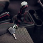 Zatrzasnąłeś kluczyki? Ten sprytny sposób otwarcia auta znają nieliczni