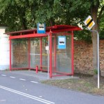 przystanek Zatrzymał się na chwilę żeby tylko wysadzić pasażera. Dostał mandat