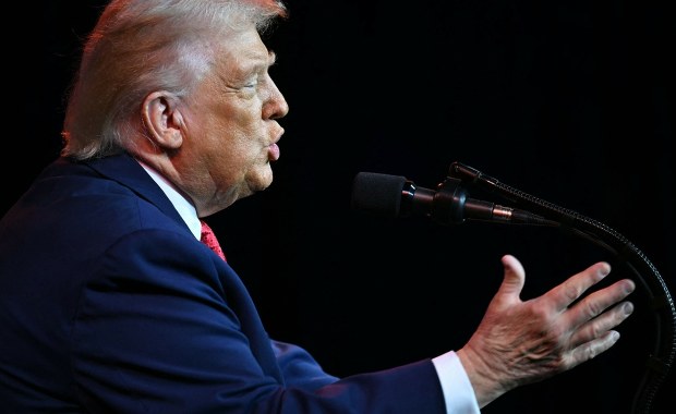 "Zatrzymamy ropę". Trump o różnicach między Wenezuelą a Irakiem