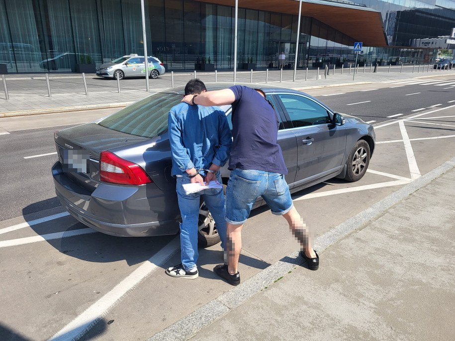 Zatrzymane zostały dwie z czterech osób podejrzanych o kradzież /Policja Warszawa Śródmieście /Policja