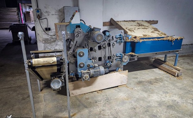 Zatrzymani na gorącym uczynku. Zlikwidowano nielegalną fabrykę papierosów 