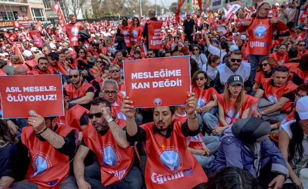 Zatrzymania po strzelaninach w tureckich szkołach. Nauczyciele chcą dymisji ministra