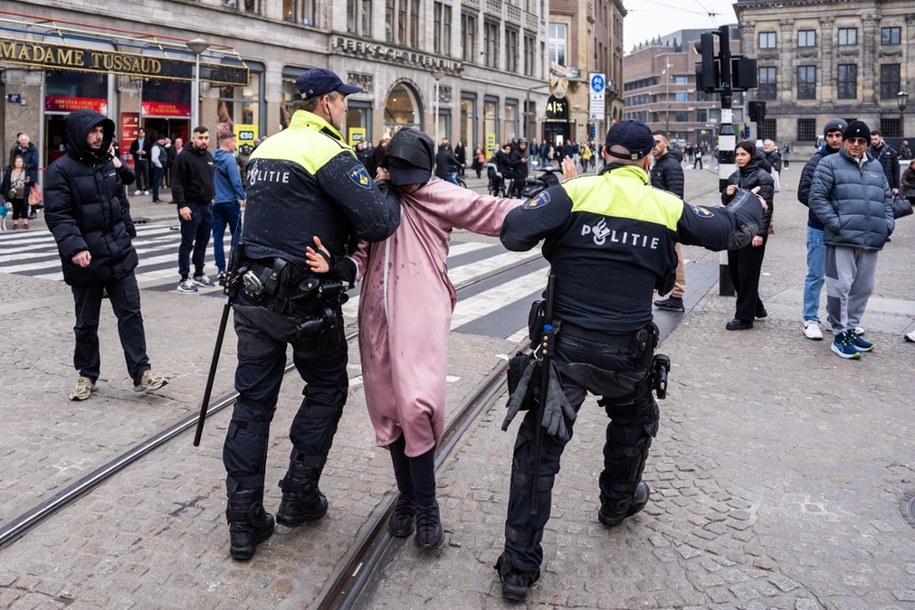 Zatrzymania przed meczem Ajaksu Amsterdam - Maccabi Tel Awiw /JEROEN JUMELET /PAP/EPA