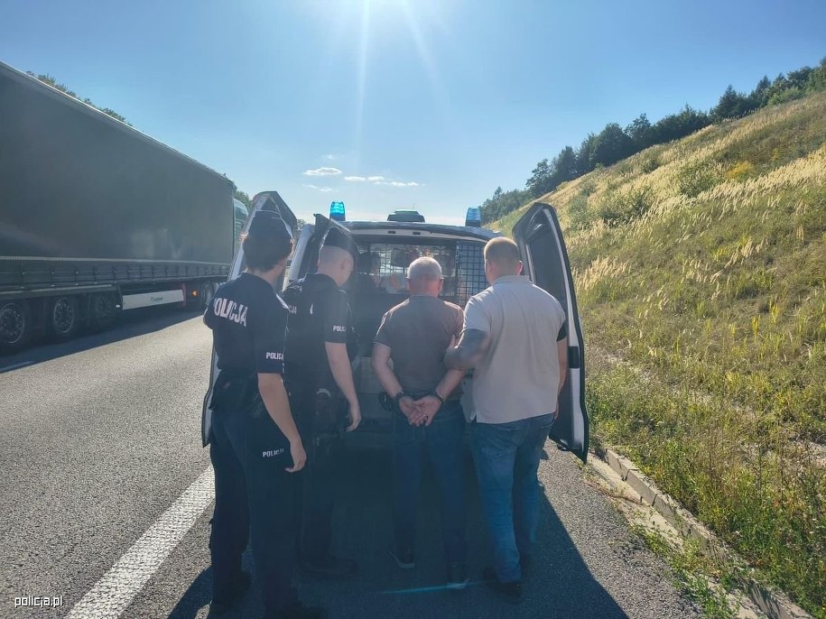 Zatrzymanie 62-latka po 20 latach, fot. Policja Kielce /