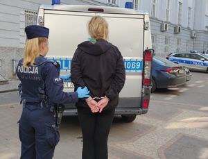 Zatrzymanie agresywnej pasażerki /KMP Gdańsk /Policja