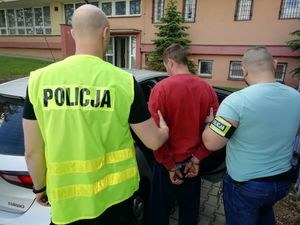 Zatrzymanie jednego z podejrzanych /Policja