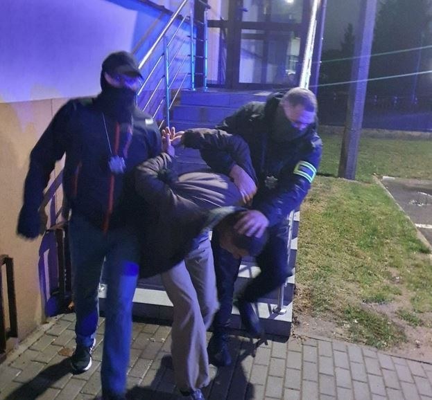 Zatrzymanie mężczyzny /KMP Suwałki  /Policja