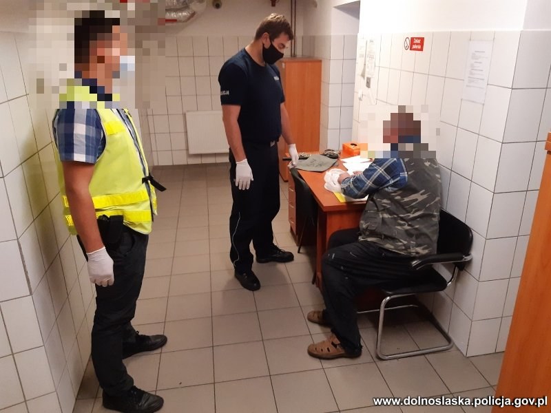 Zatrzymanie napastników, źródło: KPP w Świdnicy /Policja