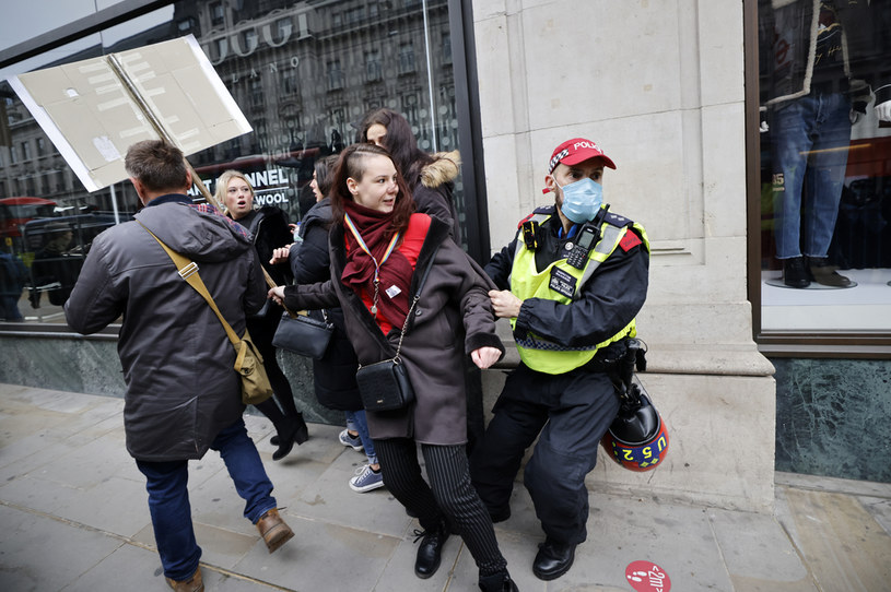 Zatrzymanie podczas protestu w Londynie /Tolga Akmen /AFP