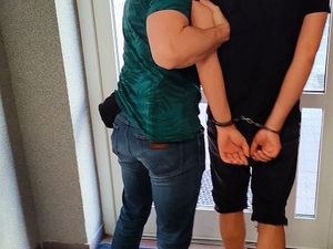 Zatrzymanie podejrzanego /KMP Legnica /Policja